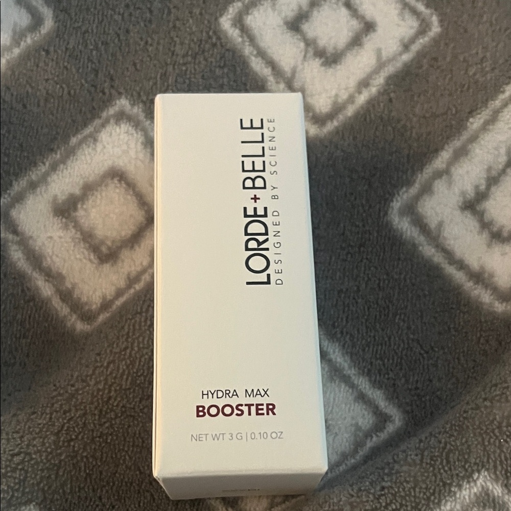 Hydra Max Booster Serum - White
